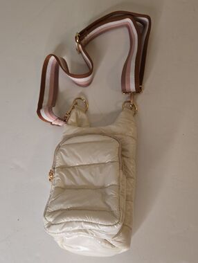 WanderFull Original Hydro Bag Crossbody to Hold Water and Phone